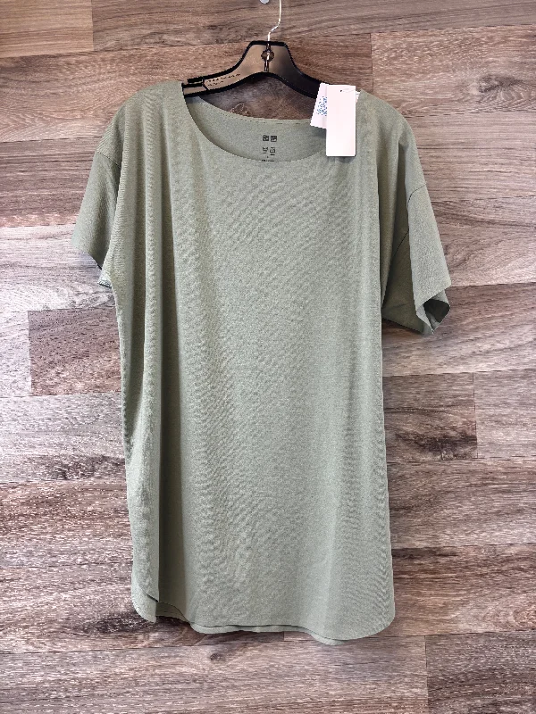 Top Short Sleeve Basic By Uniqlo In Green, Size: L