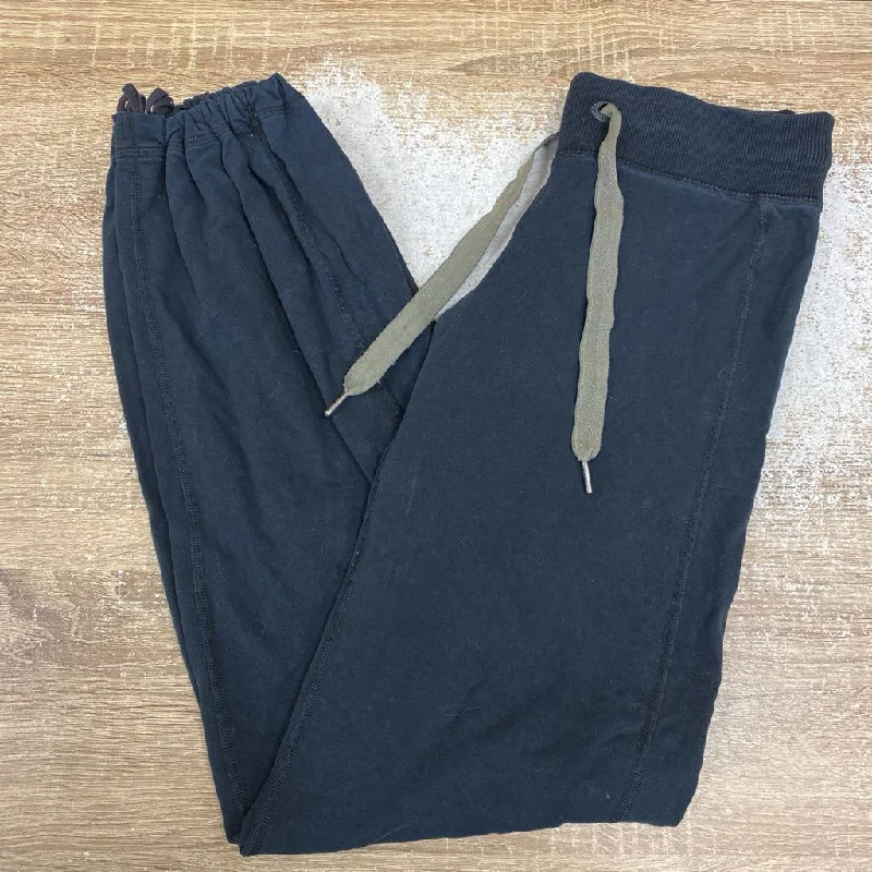 Lululemon - Women's joggers - MRSP comp $98: black-women-4