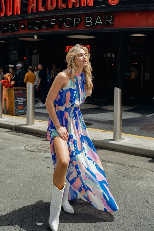 PORTRAIT OF A LADY ON WOVEN MAXI DRESS