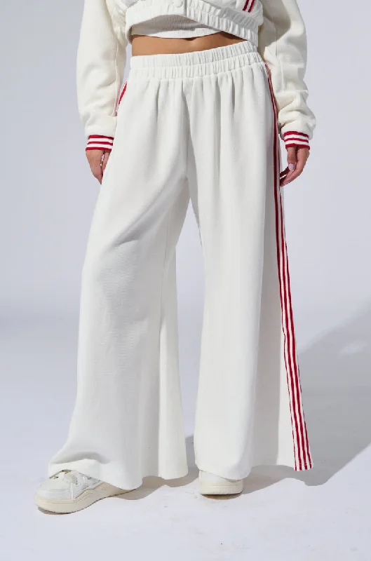 LULA WAFFLE KNIT SPORTY PANTS IN WHITE